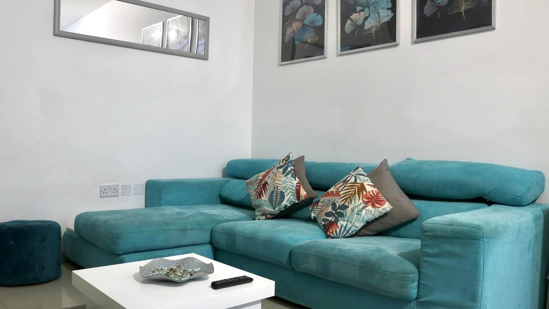 Convenient Location Double Bedroom Sliema Homestay