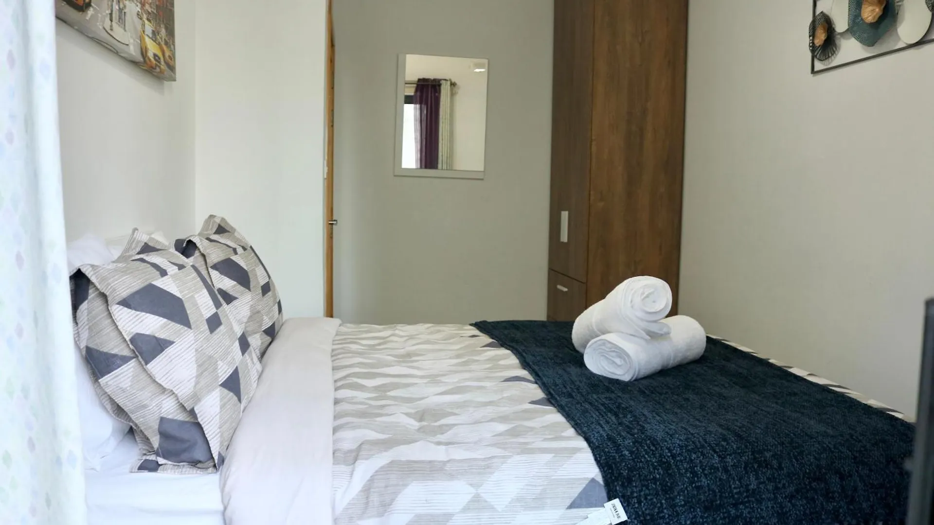 Homestay Convenient Location Double Bedroom Sliema