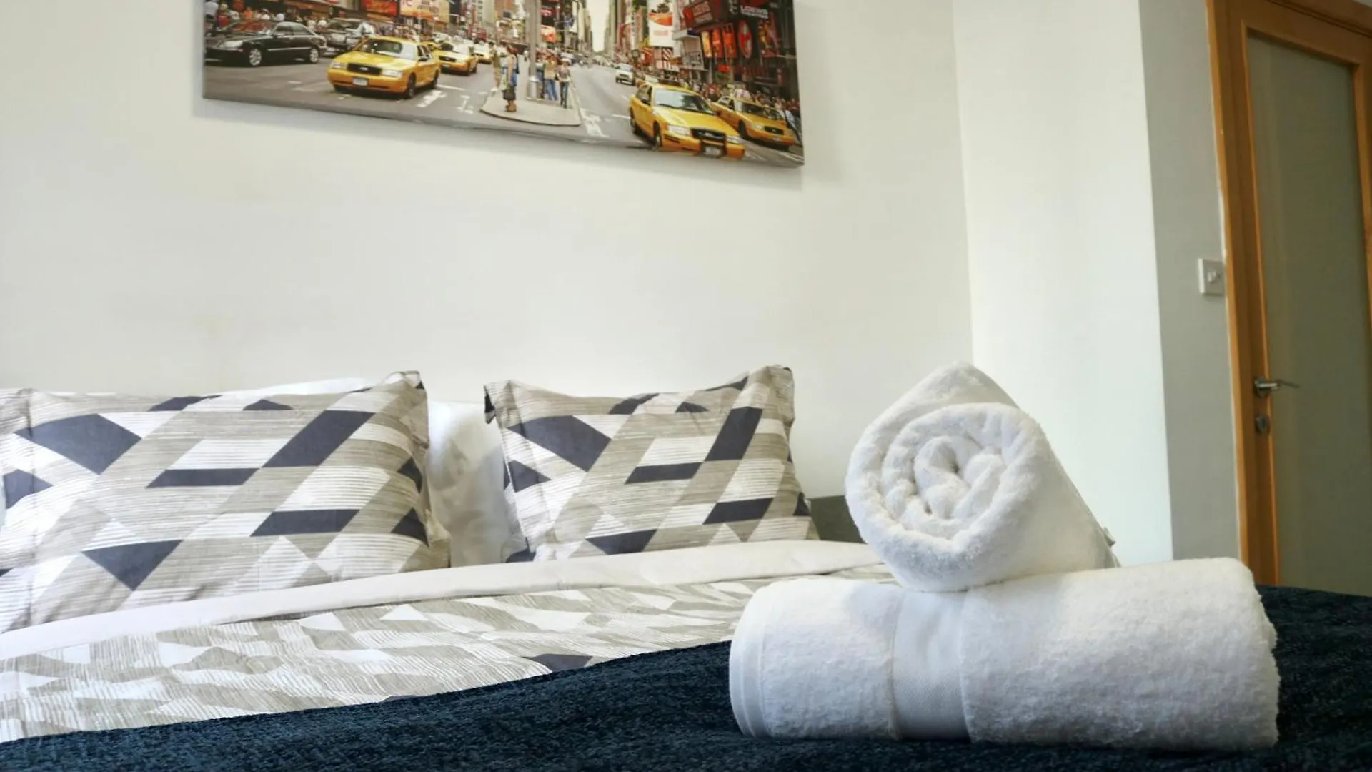 Convenient Location Double Bedroom Sliema